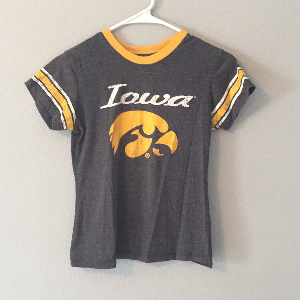 Women’s vintage Iowa Hawkeyes T S